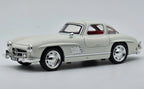 Brightlys Classic Vintage Coupe Diecast Model 1:24 Scale | Retro Luxury Collectible Car