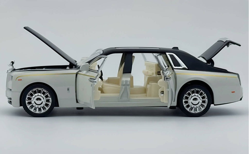 Rolls-Royce Phantom Diecast Model Car 1:24 Scale | Luxury Collectible Metal Toy Car