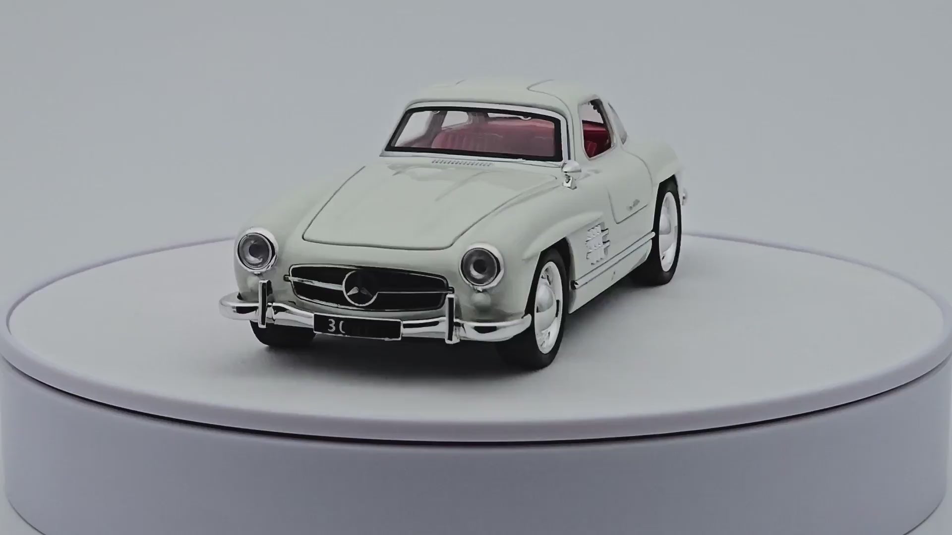 Brightlys Classic Vintage Coupe Diecast Model 1:24 Scale | Retro Luxury Collectible Car